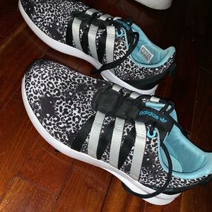 Women’s adidas sneakers!